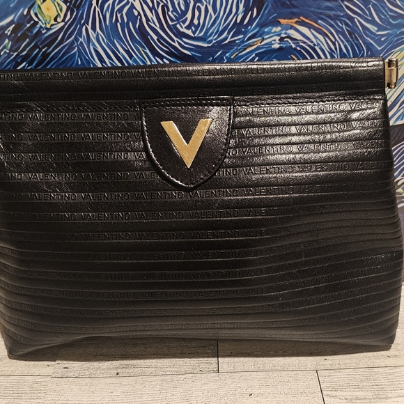 Mario Valentino blk clutch EUC - Picture 8 of 8
